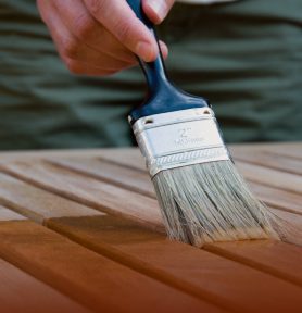 Поставка крепежа, клея, масла по оптовой цене